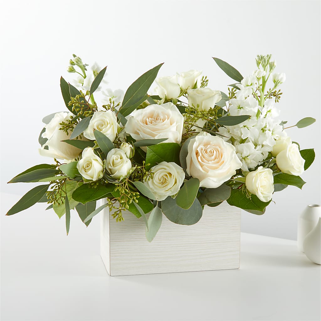 Fresh Linen Box Bouquet – Dutch Floral, Edina MO