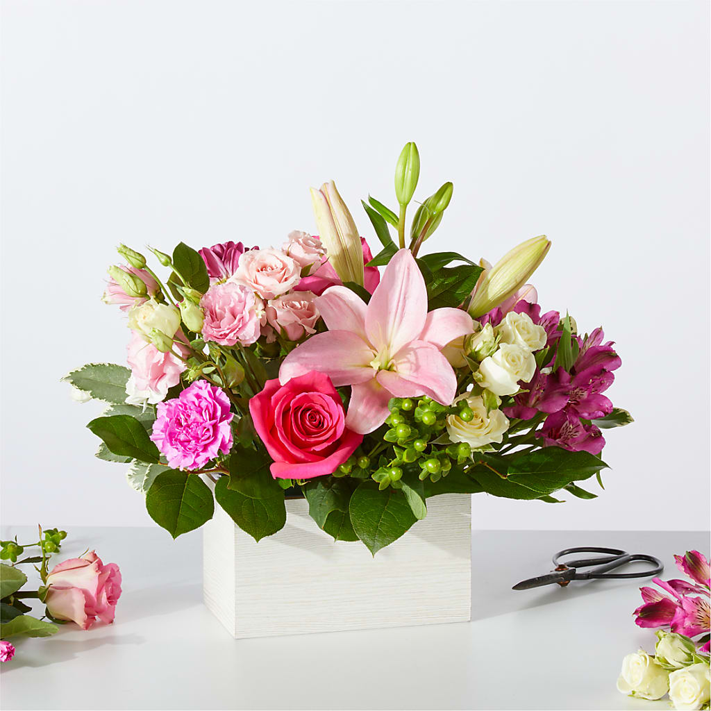 Sweetberry Box – A Florist Original – Dutch Floral, Edina MO