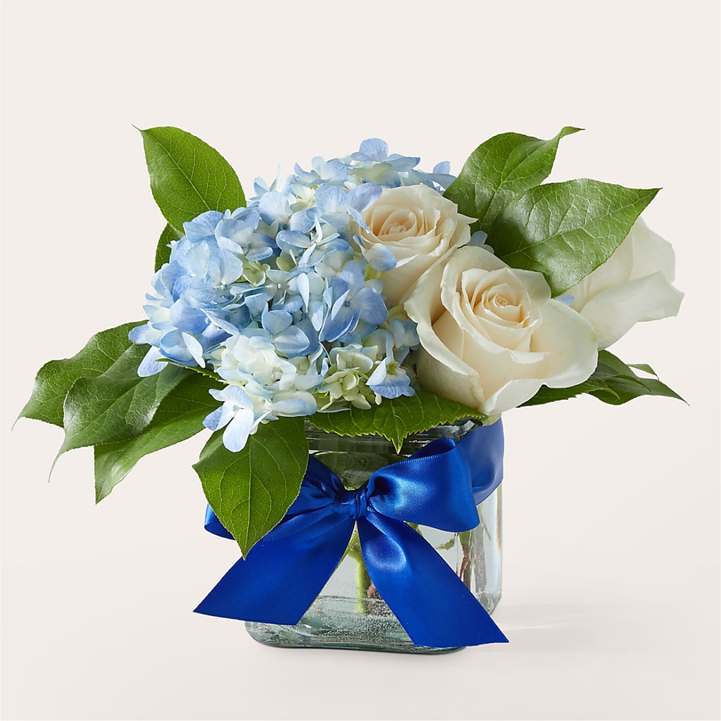 Sky Blue Delight Bouquet – Dutch Floral, Edina MO