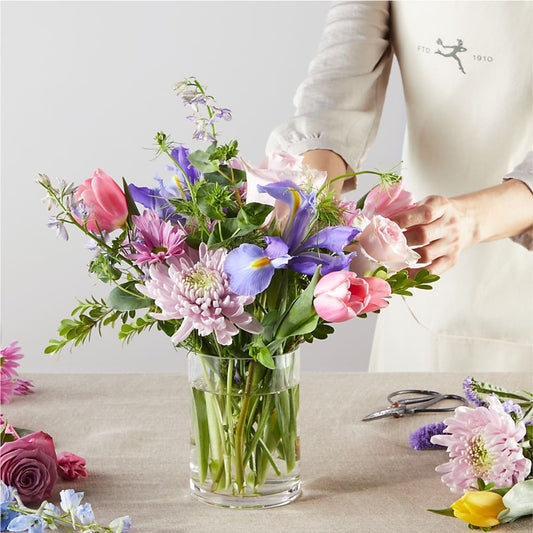 Pastel Tradition - A Florist Original – Dutch Floral, Edina MO