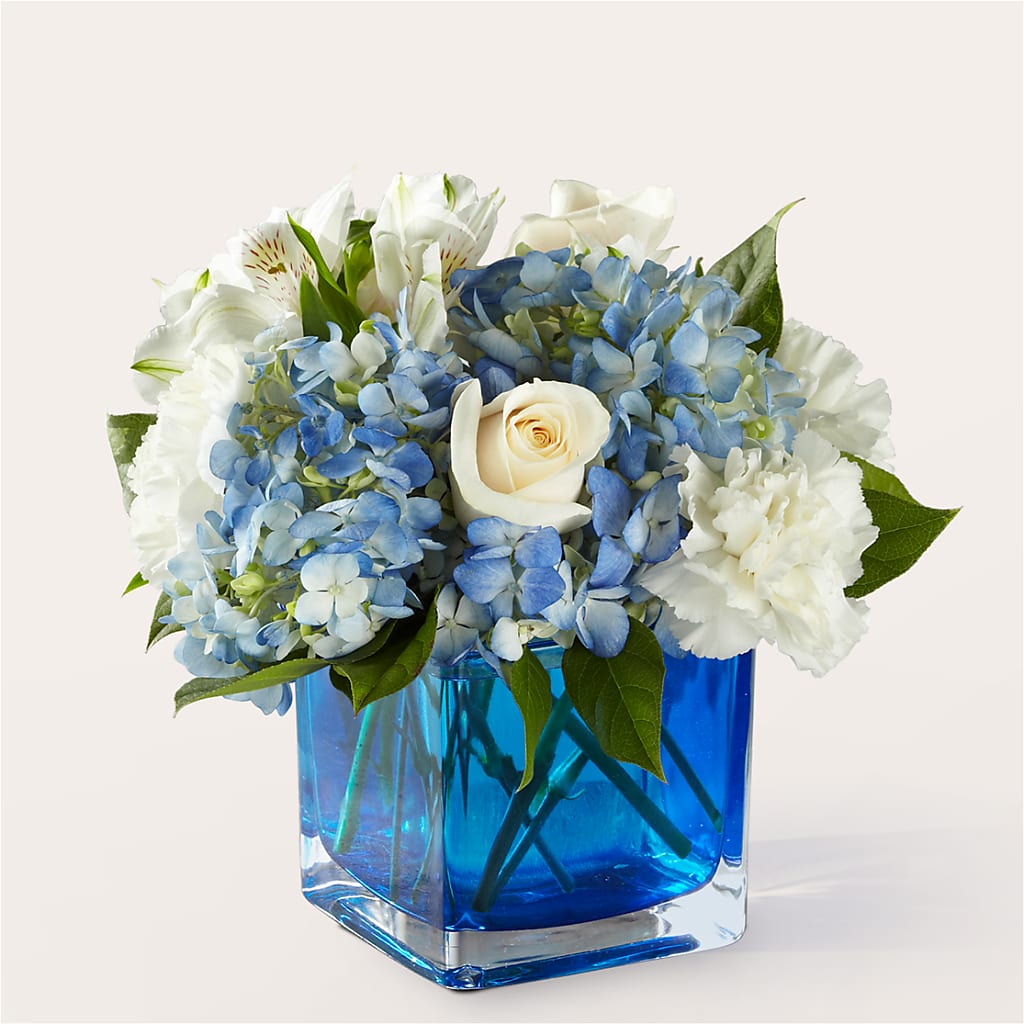 Soothing Waters Bouquet – Dutch Floral, Edina MO