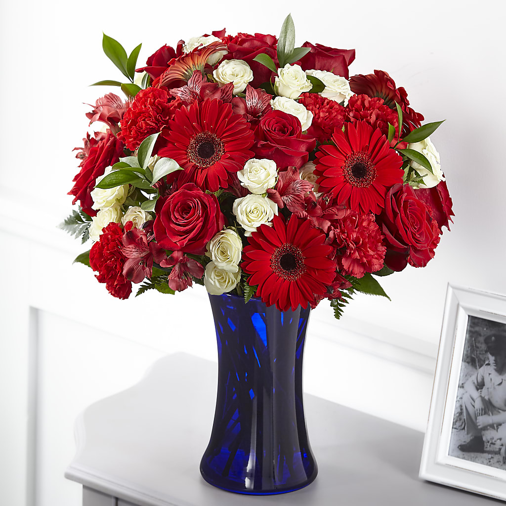 Hearts Embrace Bouquet – Dutch Floral, Edina MO