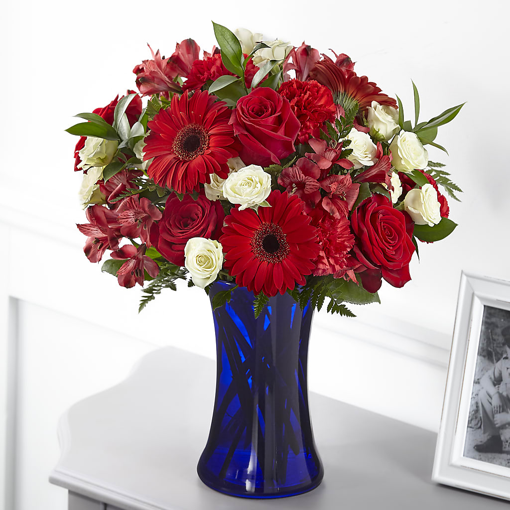 Hearts Embrace Bouquet – Dutch Floral, Edina MO