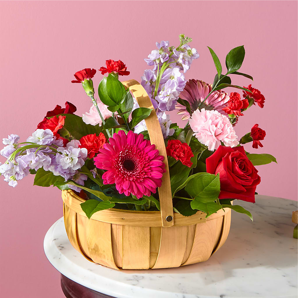 Pink Picnic Basket – Dutch Floral, Edina MO