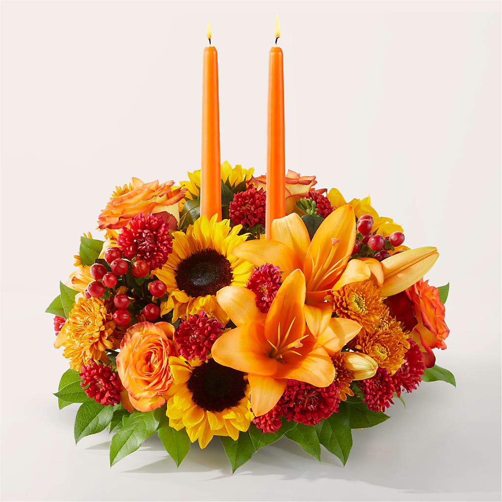Grateful Centerpiece – Dutch Floral, Edina MO