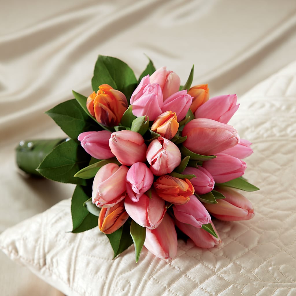 Embraceable Bouquet – Dutch Floral, Edina MO