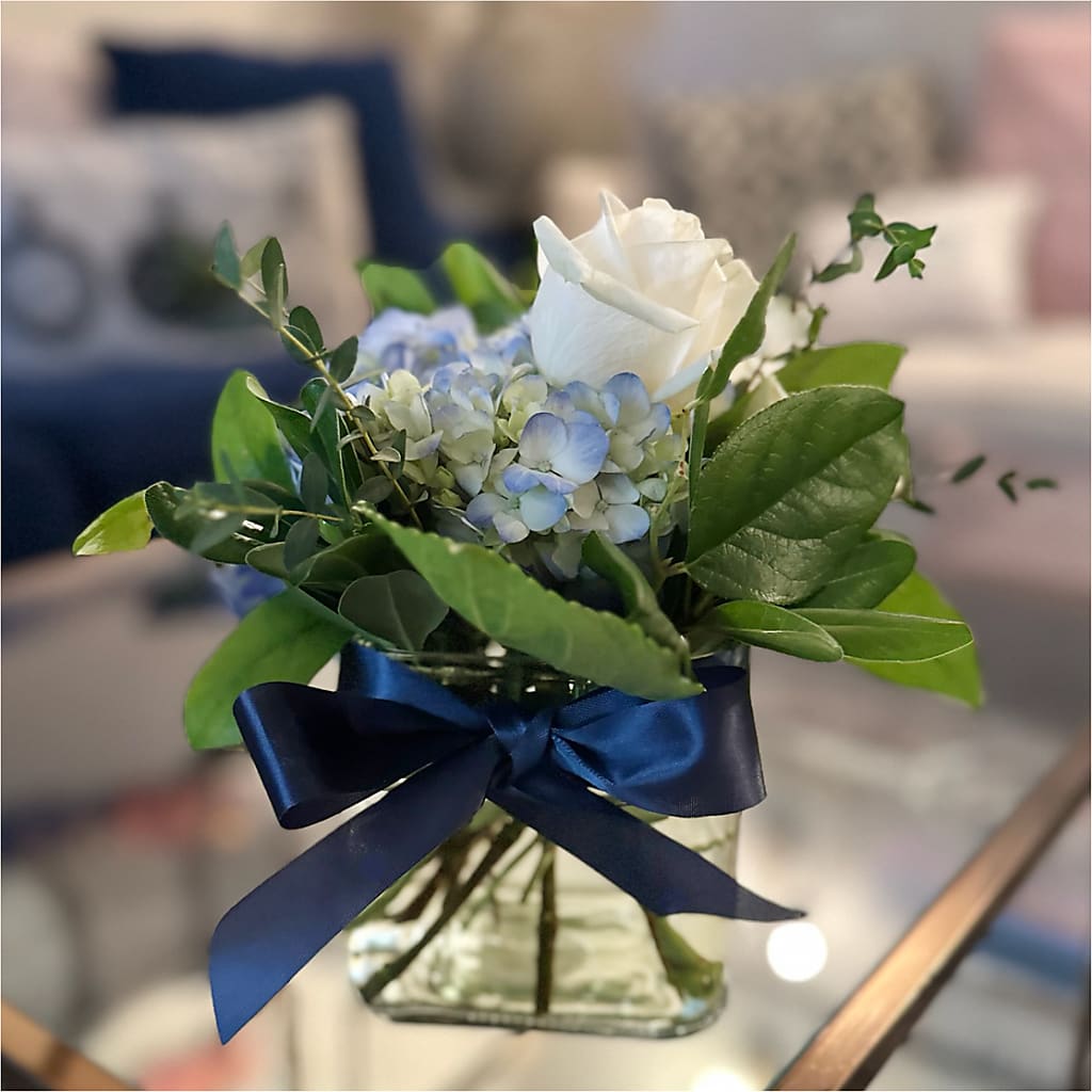 Sky Blue Delight Bouquet –  Dutch Floral, Edina MO