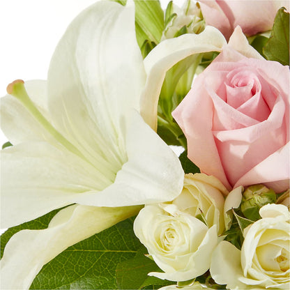 Kindhearted Bouquet –  Dutch Floral, Edina MO